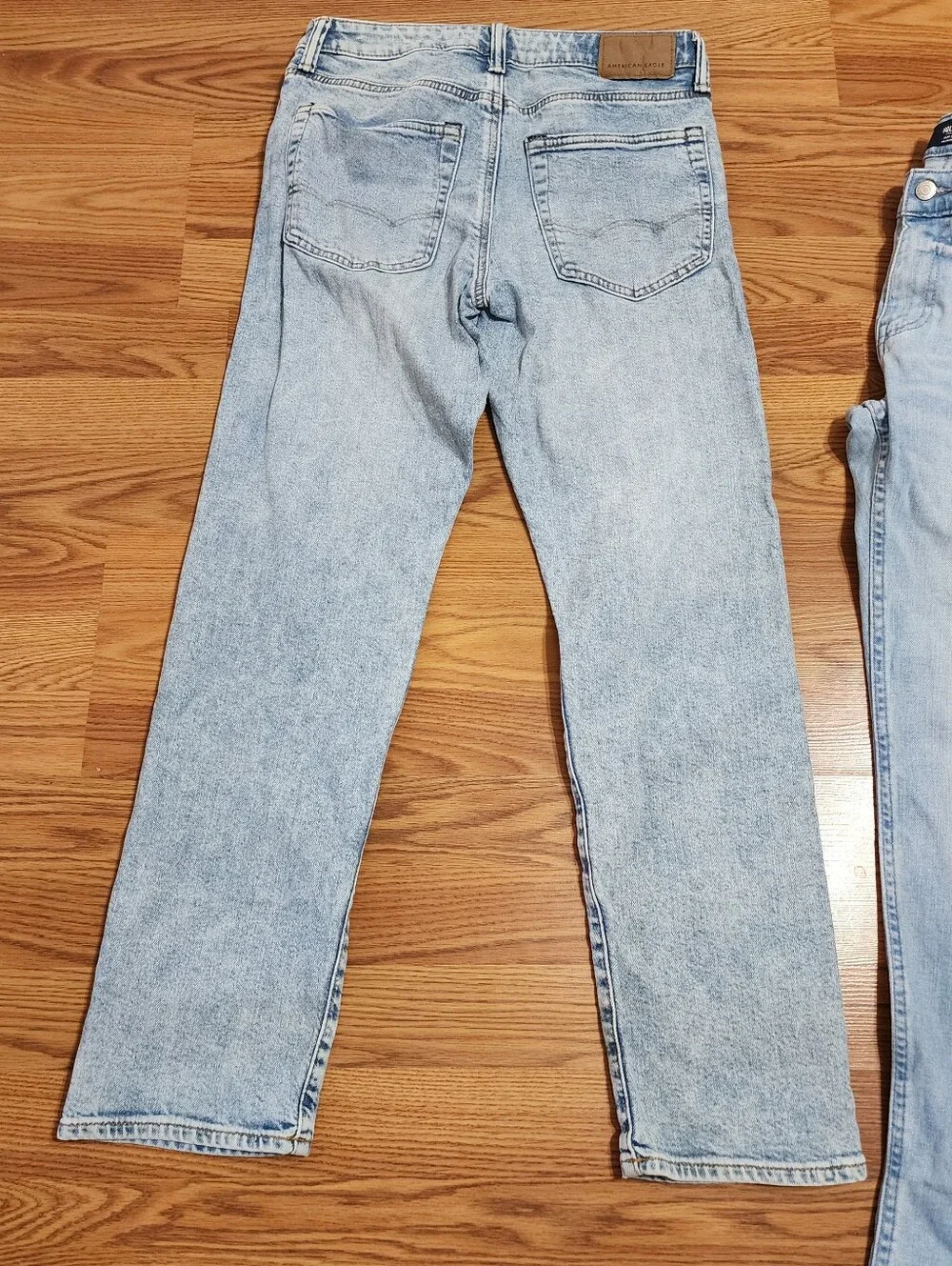 American eagle Airflex and hollister Mens Jean Lot Of 2 28x30 Light Wash Stretch